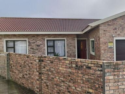 Apartment For Sale In Parsonsvlei, Port Elizabeth