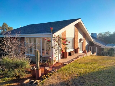 House For Sale In Dan Pienaar, Bloemfontein