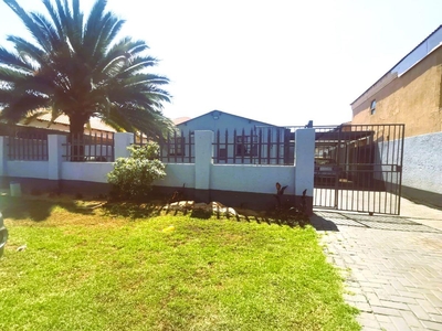 House For Sale in Lenasia Ext 8