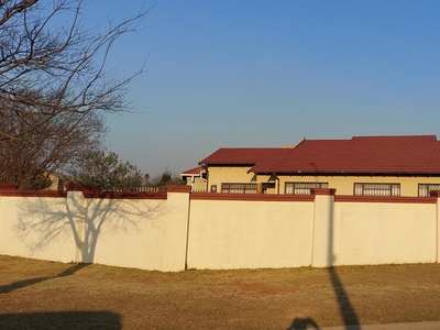House For Sale in Leondale