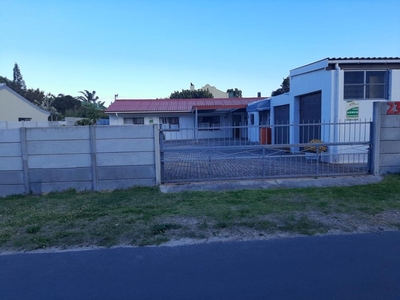 House For Sale in Palmiet