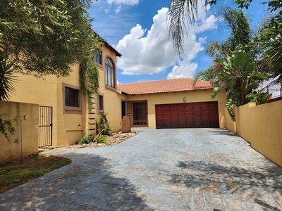 3 Bedroom Gated Estate Sold in Country View