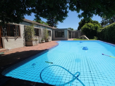 4 Bedroom House To Let in Tokai