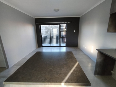 2 Bedroom Apartment / flat to rent in Overbaakens - 27 River Oaks, 35 Oak