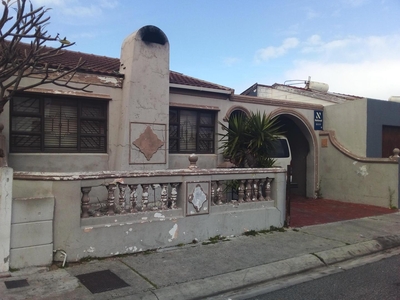 2 Bedroom House on auction in Rocklands