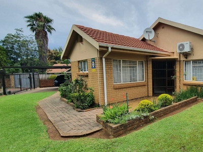 3 Bedroom House For Sale in Garsfontein