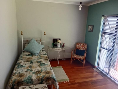 1 Bed House For Rent Wynberg Southern Suburbs
