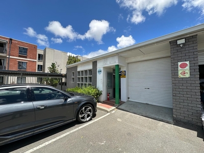 100m² Office To Let in Pinelands