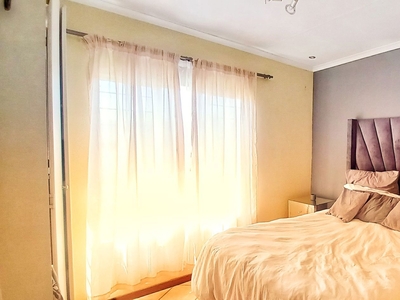 2 bedroom apartment for sale in Mooikloof Ridge
