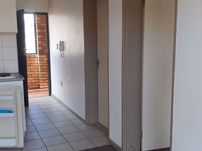 2 bedroom apartment to rent in Grahamstown Central (Makhanda Central)