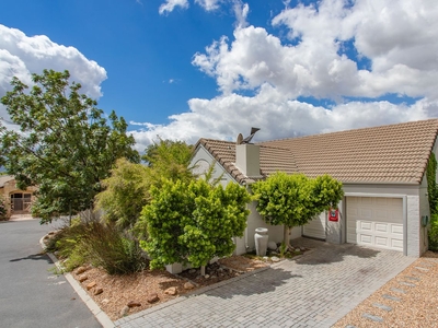 2 Bedroom Freehold Sold in Paarl North