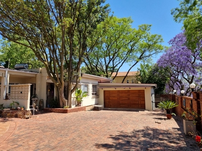 2 Bedroom Garden Cottage To Let in Waterkloof Ridge