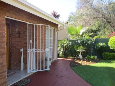 2 Bedroom Sectional Title For Sale in Waterkloof Ridge