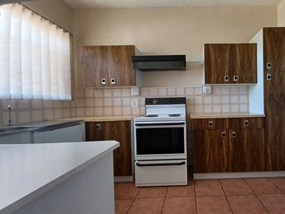 3 Bedroom Apartment For Sale in Potchefstroom Central
