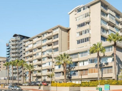 3 Bedroom apartment rented in Green Point, Cape Town