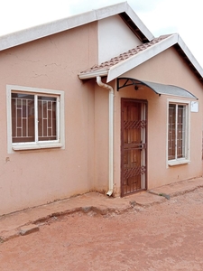3 Bedroom House To Let in Mahube Valley