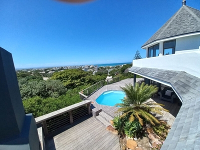 4 Bedroom House To Let in St Francis Bay Village