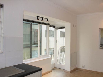 Recently Renovated One Bed Apartment In Sea Point, Sea Point | RentUncle