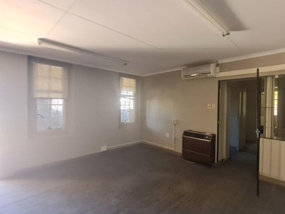Unclassified to rent in Upington Central