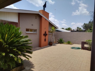 3 Bedroom House For Sale in Kuruman