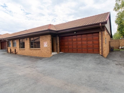 3 Bedroom House to rent in New Redruth | ALLSAproperty.co.za