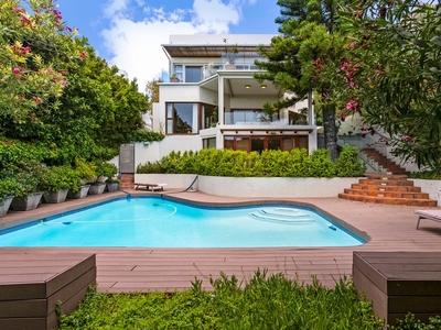 4 Bedroom House For Sale in Bantry Bay