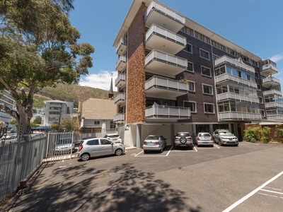 2 Bedroom Apartment For Sale in Sea Point