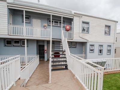 2 Bedroom Apartment To Let in Leisure Bay Estate