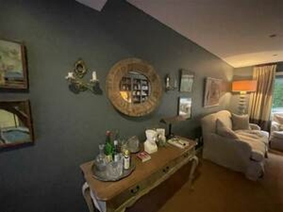 2 Bed Apartment in Oranjezicht - Cape Town