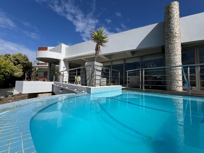 4 Bedroom House For Sale in Jeffreys Bay Central