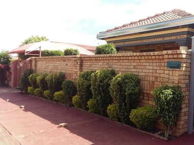 4 Bedroom House For Sale in Mahube Valley
