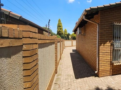 What a Beautiful 2 Bedroom Home For Sale in Delmas