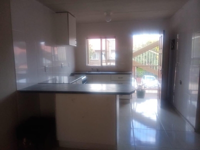 2 bedroom 1 bathroom apartment available to rent in Elspark.