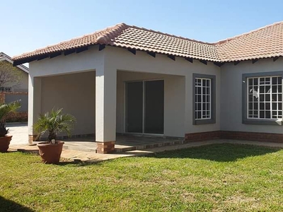 3 Bed, 2 Bath House to rent in Willow Park Manor, Equestria
