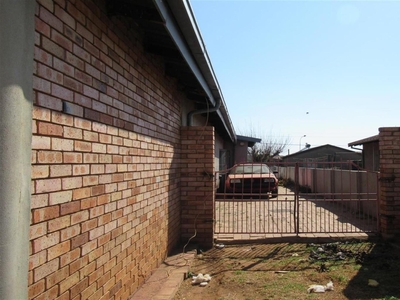 House for sale in Lenasia