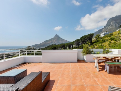3 Bedroom Apartment For Sale in Camps Bay