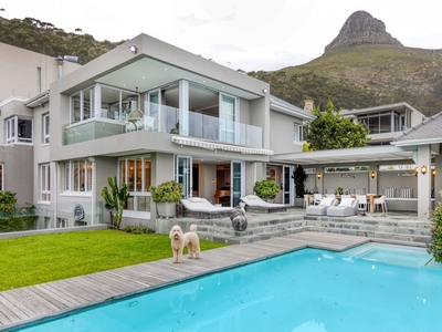 5 Bedroom House For Sale in Fresnaye