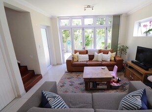 3 bedrooms Townhouse in Hermanus Central