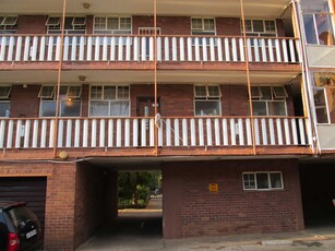 A UNIQUE , NEAT AND CLEAN [1.5 ] ONE AND HALF BEDROOMS FLAT FOR SALE IN SUNNYSIDE '' BARGAIN ''