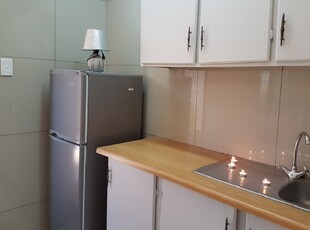 Lock-up and Go Bachelor Flat for Rent in Centurion - Furnished