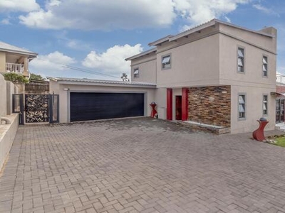 4 bedroom, Akasia Gauteng N/A