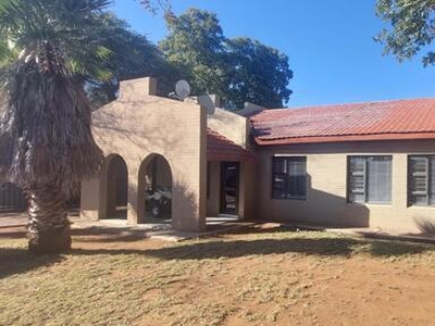 Townhouse For Sale In Kuruman, Northern Cape