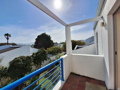 2 Bedroom Sectional Title Rented in Marina Da Gama