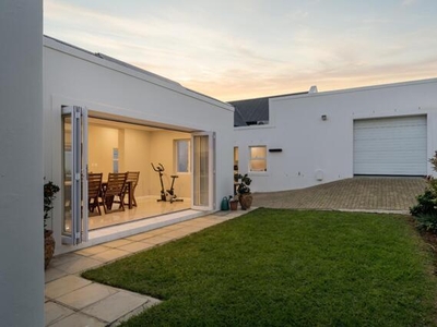 4 bedroom, Somerset West Western Cape N/A