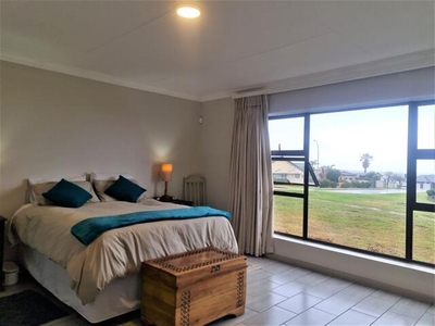 Townhouse For Rent In Ferreira Town, Jeffreys Bay
