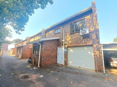 Townhouse For Rent In Glenwood, Durban
