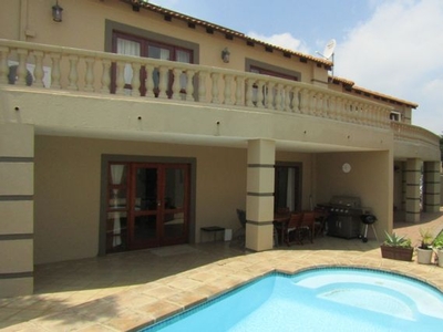 3 Bedroom Freehold For Sale in Silver Lakes Golf Estate