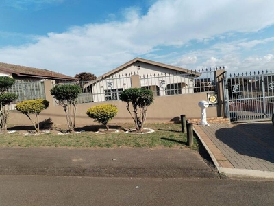 Apartment For Rent In Kenville, Durban