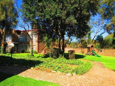 Apartment For Sale In Atholl Gardens, Sandton