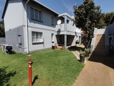 Apartment For Sale In Booysens, Johannesburg